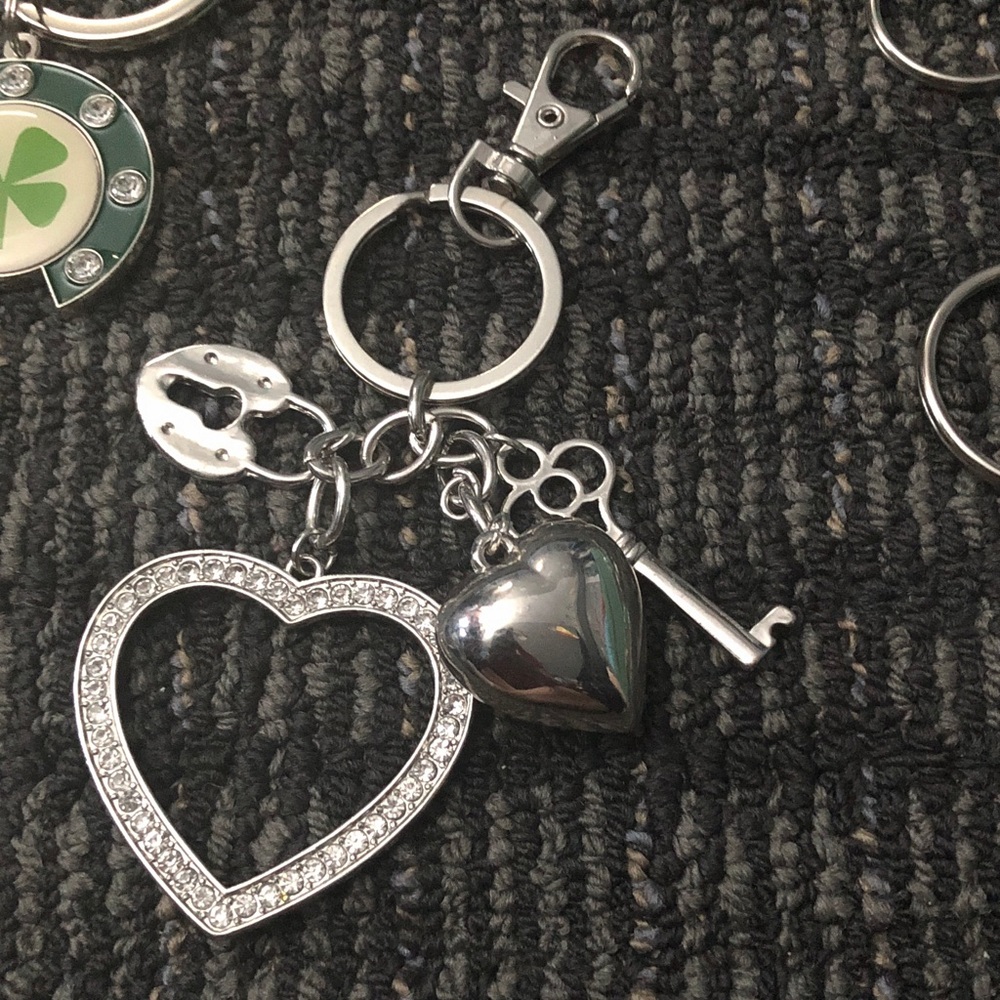 🍄 Choose One by Size Variety of Keychains - Picture 8 of 11